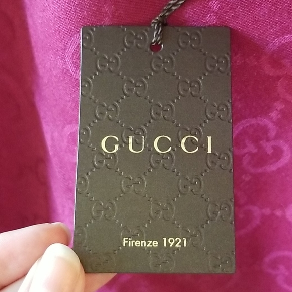 New GUCCI Monogram Wool & Silk Scarf - Picture 9 of 11